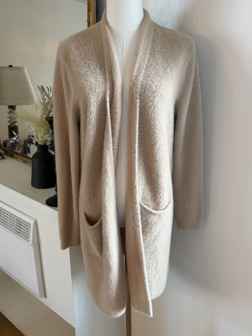 Cozy Open-Front Women's Sweater Cardigan in Light Taupe